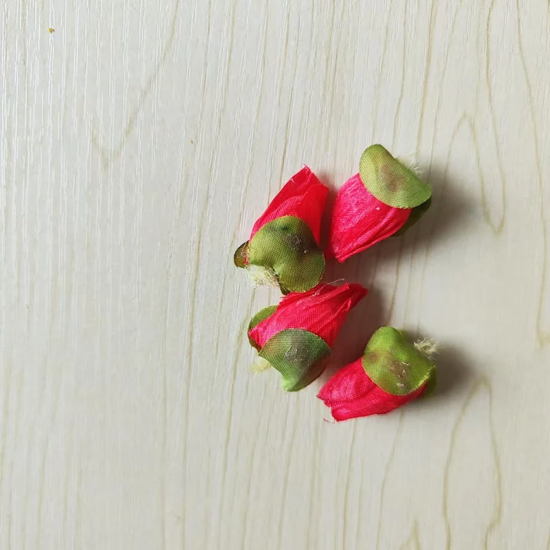 Realistische Seidenblumenverzierungen