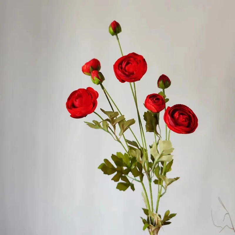 Realistische Ranunkulus Blumengesteck