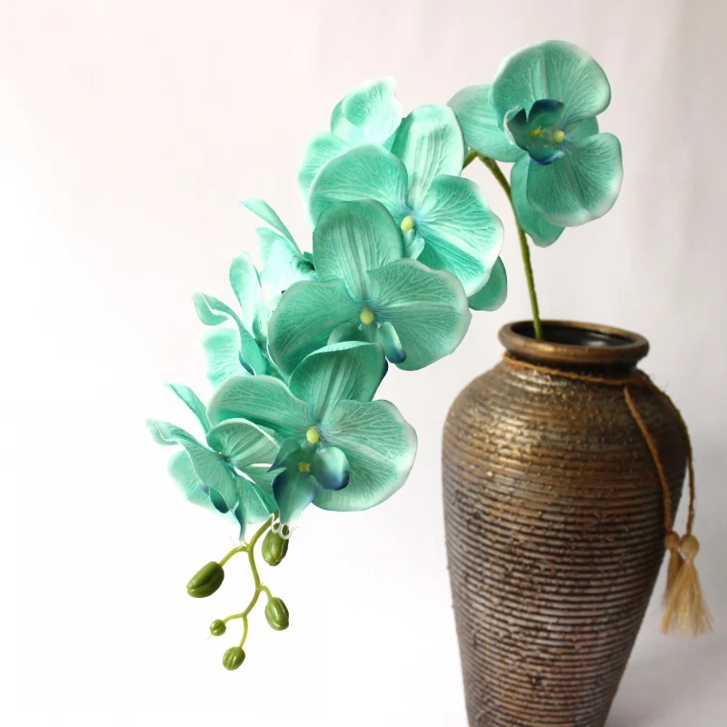 Realistische Orchideen-Blumenarrangement