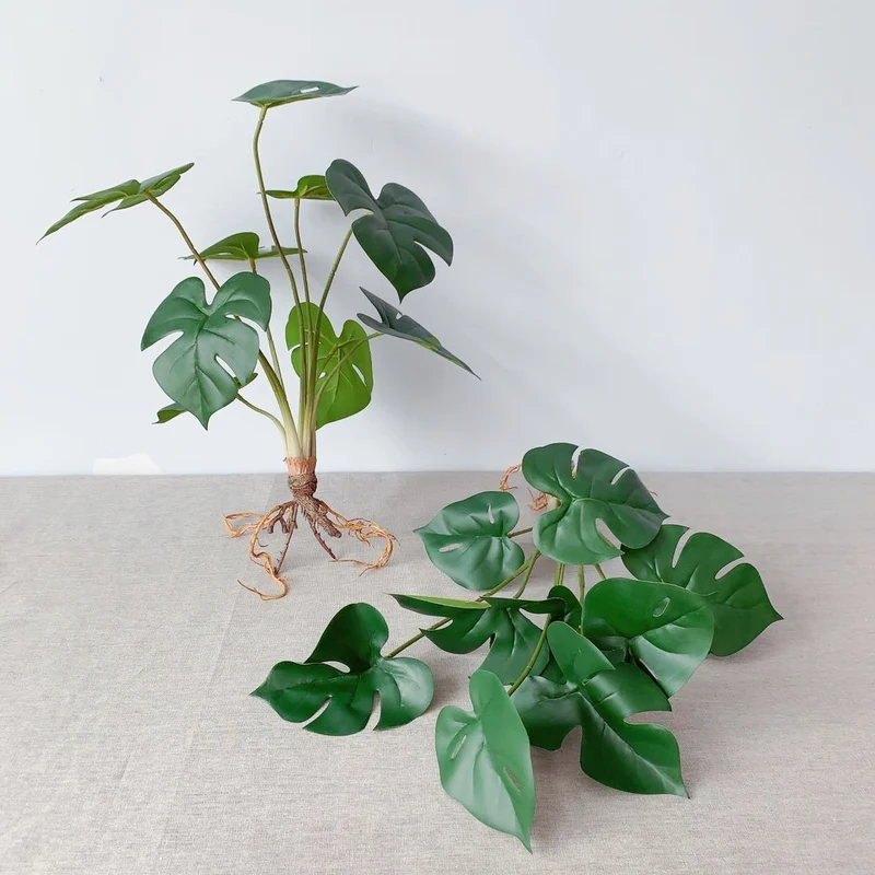 Lebensechte Monstera Pflanze