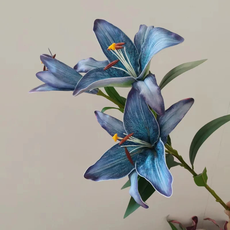Lebensechter Lily Stamm Strauß