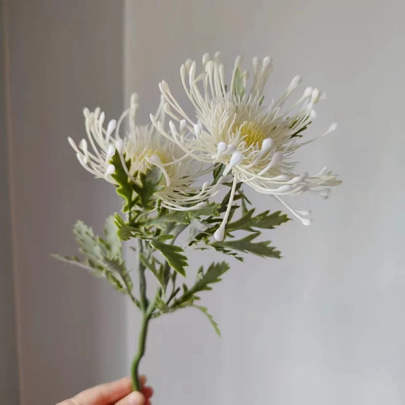 Lebensechter dekorativer Chrysanthemenstiel
