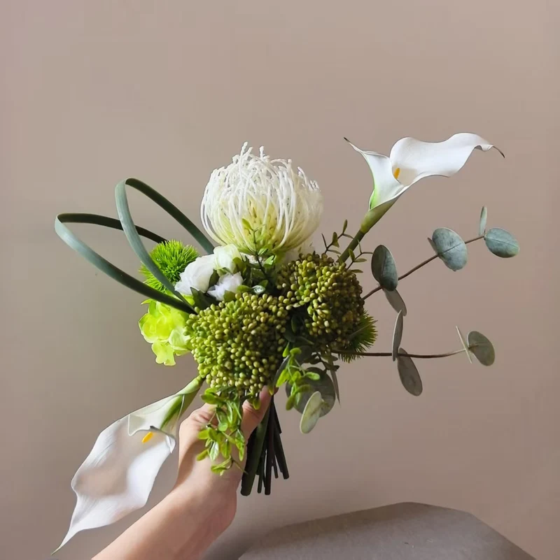 Elegante Tischmittelstück