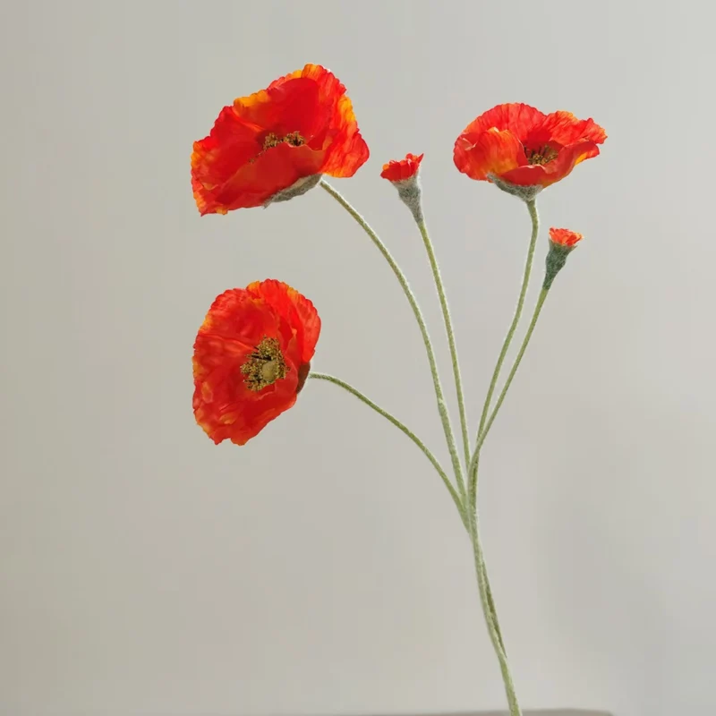 Elegante Seidenblumenanordnung