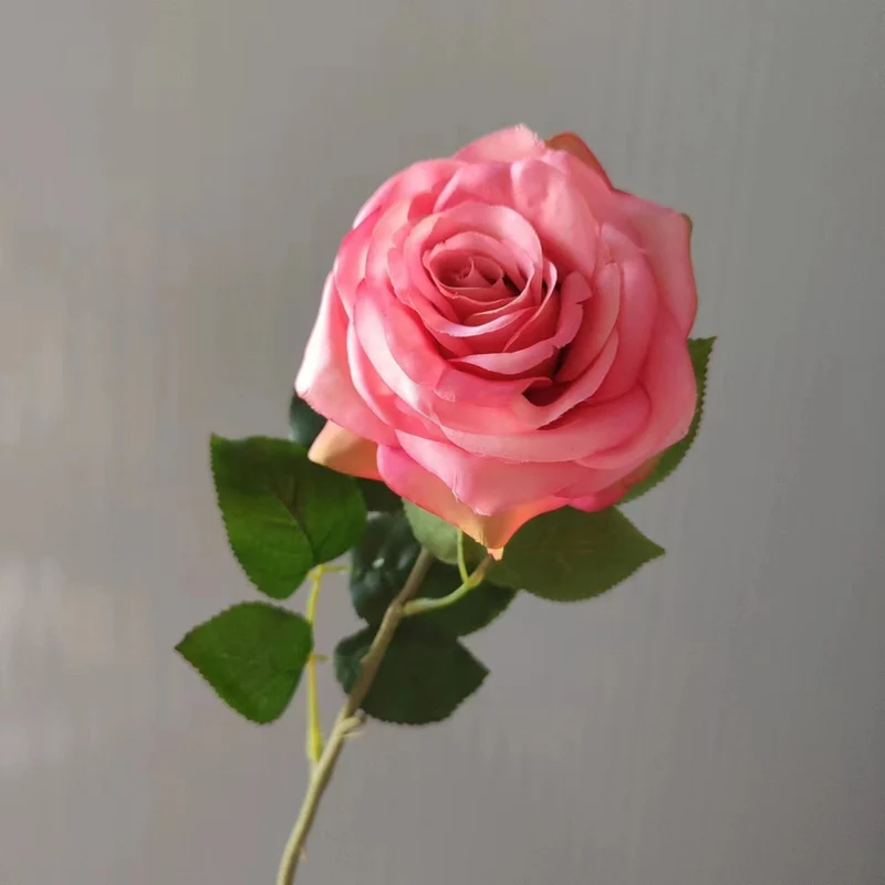 Elegante Künstliche Rosenstiel