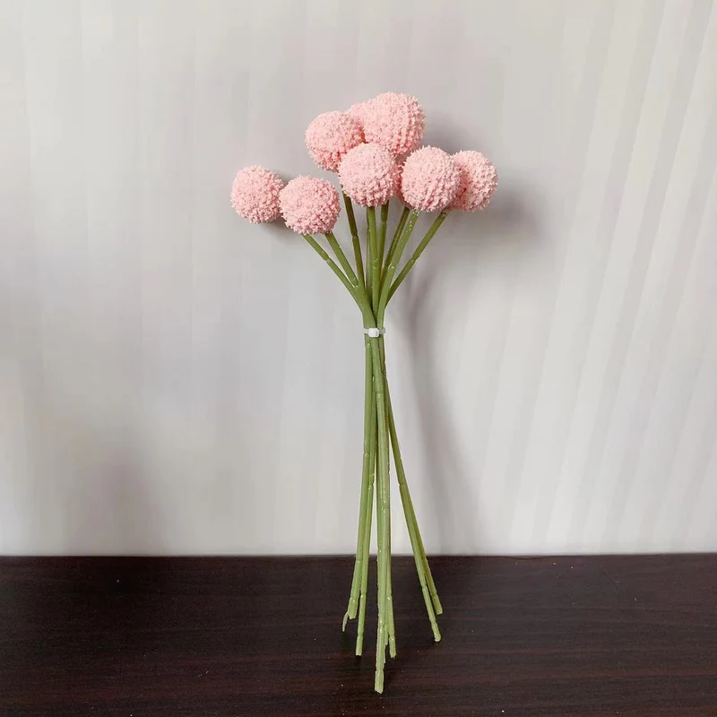 Dekorativer Pom-Pom Blumenstrauß