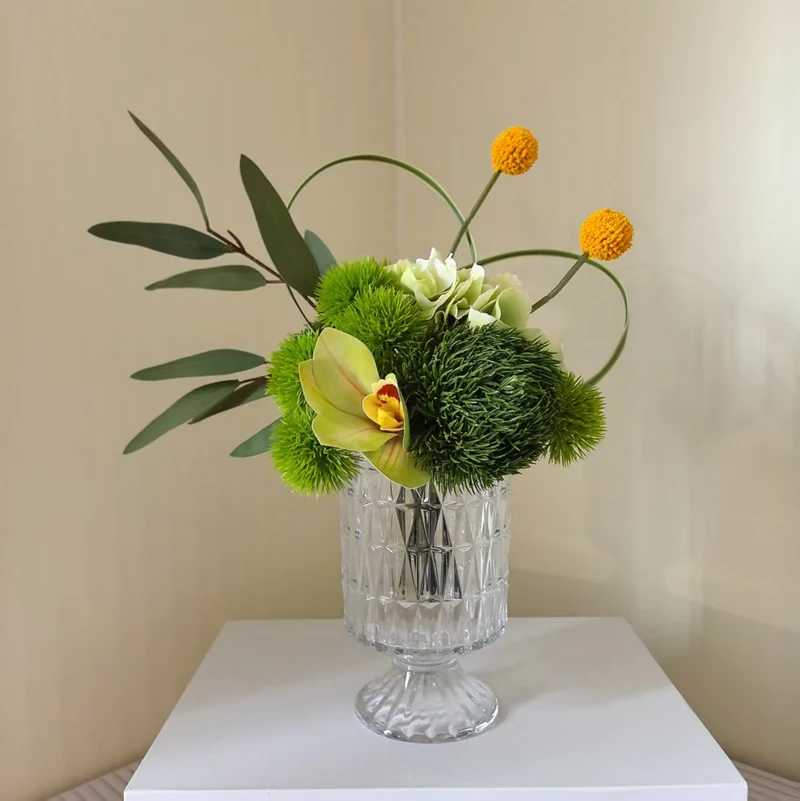Künstlerischer Kunstblumenstrauß