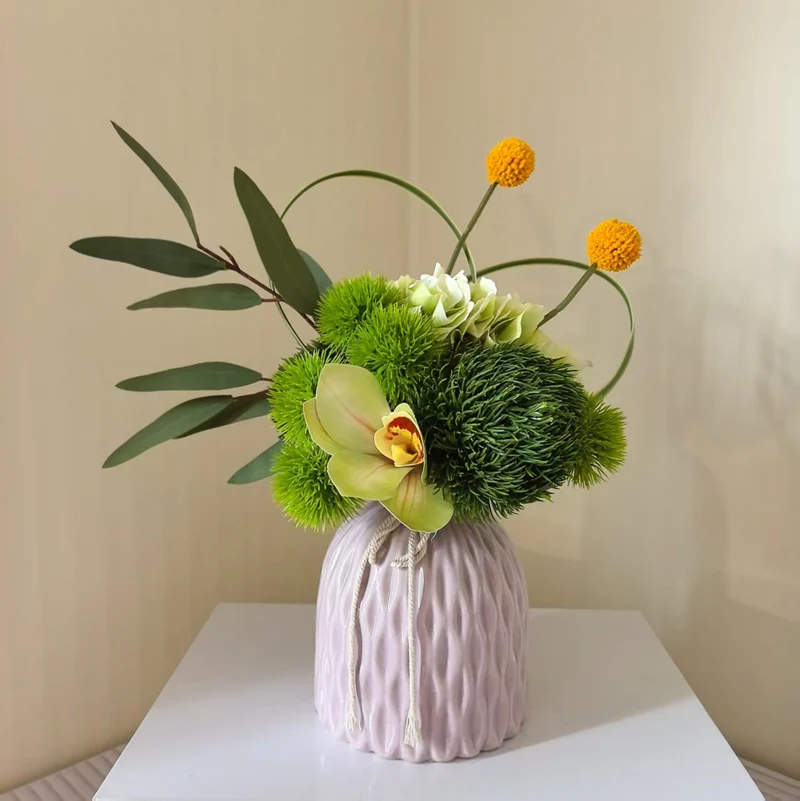 Künstlerischer Kunstblumenstrauß