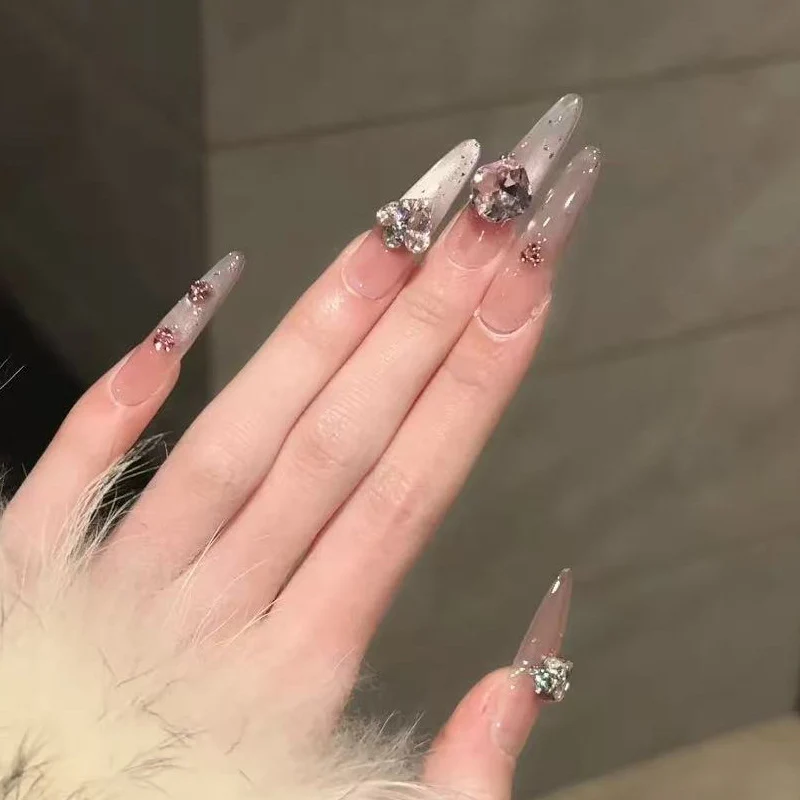 Elegantes Gel Press-On Nagelset Karnz