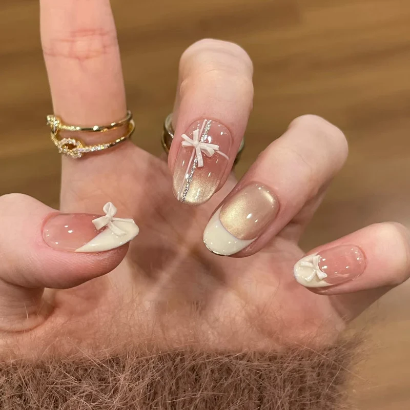 Elegante dekorative Nagelspitzen Karnz