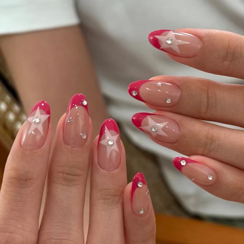Dekorative Press-On-Nageltips mit Strassakzenten Karnz