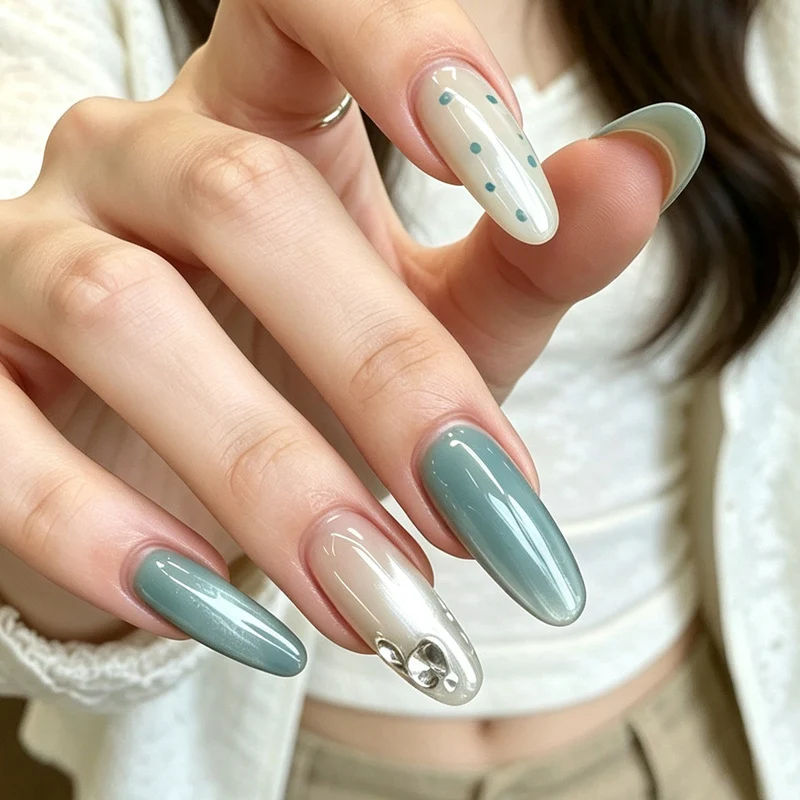 Dekoratives Press-On-Nagelset mit Stern- und Schleifenmotiven Karnz