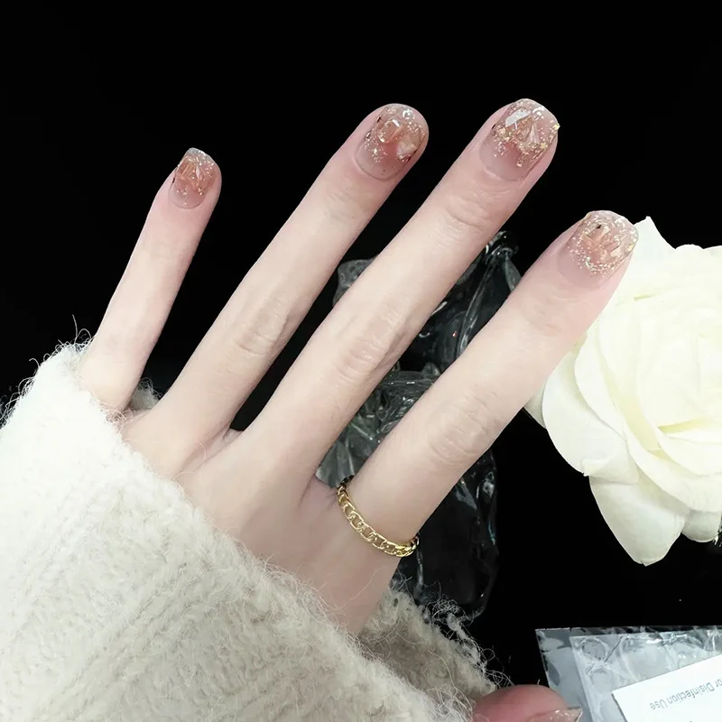 Dekoratives Press-On Nagelkunst-Set Karnz