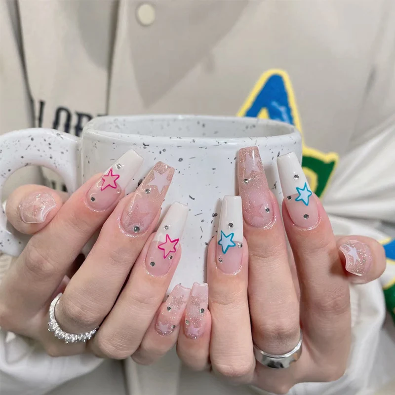 Dekoratives Press-On Nagelkunst-Set Karnz