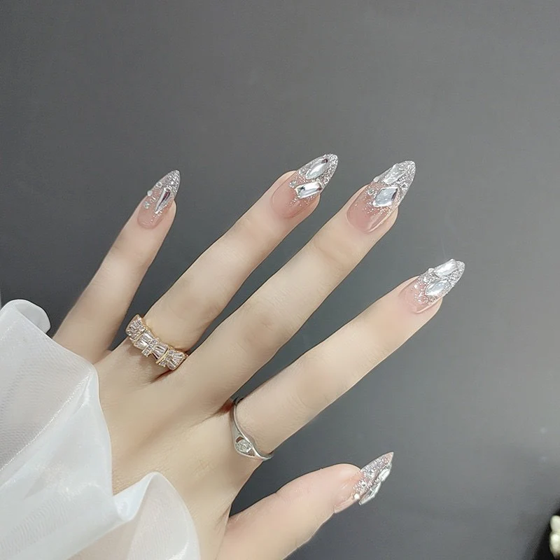 Künstlerisches Strass-verschönertes Press-On Nagelset Karnz