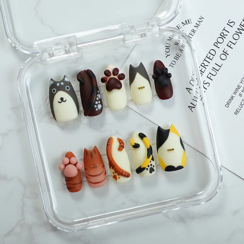 Kunstnagelset mit tierischen Motiven Karnz