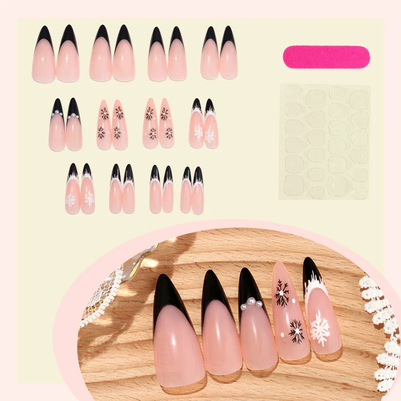Kunstnagelset mit stilvollem Winterdesign Karnz