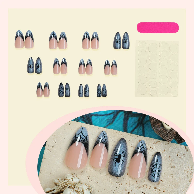 Kunstnagelset mit stilvollem Spinnenmotiv Karnz