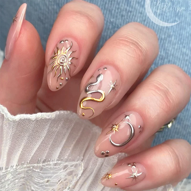 Kunstnagelset mit Sternen- und Mondmotiven Karnz