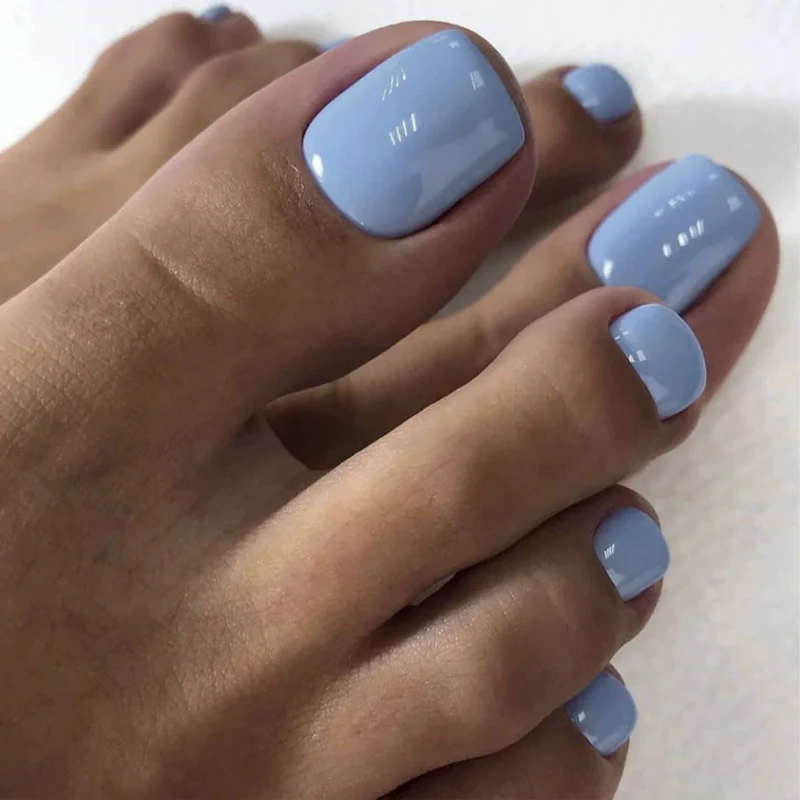 Kunstnagelset mit schimmerndem holographischen Design Karnz