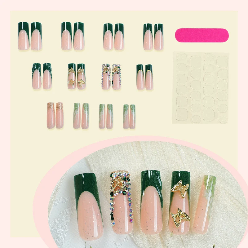 Kunstnagelset mit luxuriösen Verzierungen und kreativen Designs Karnz