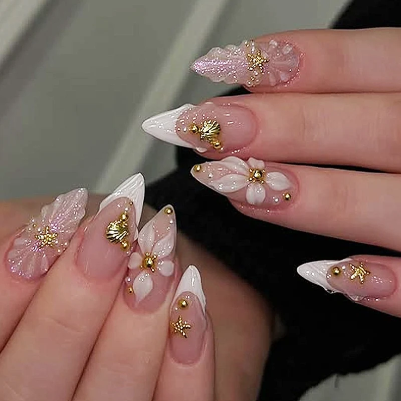 Kunstnagelset mit luxuriösen floralen 3D-Verzierungen Karnz