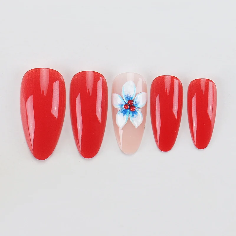 Künstlerisches Press-On-Nagelset mit floralen Verzierungen Karnz