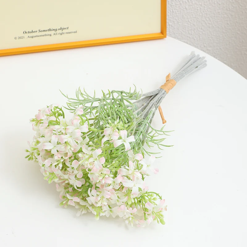 Dekoratives Kunstblumenarrangement Karnz