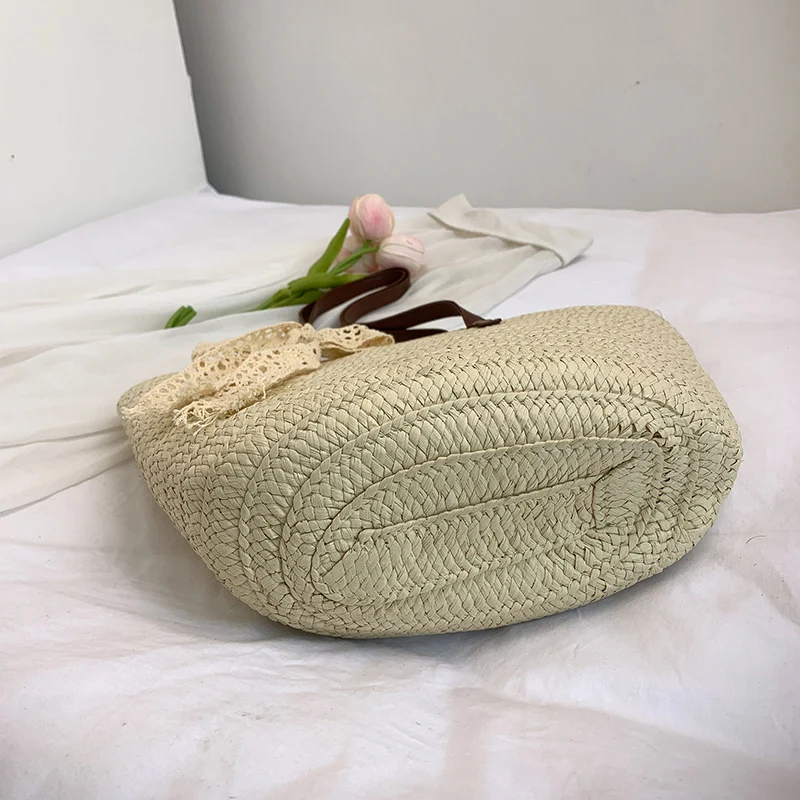 Gewebte Strohtasche für den Strand