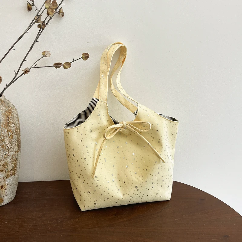 Stylische Canvas-Tote-Bag mit mehreren Taschen