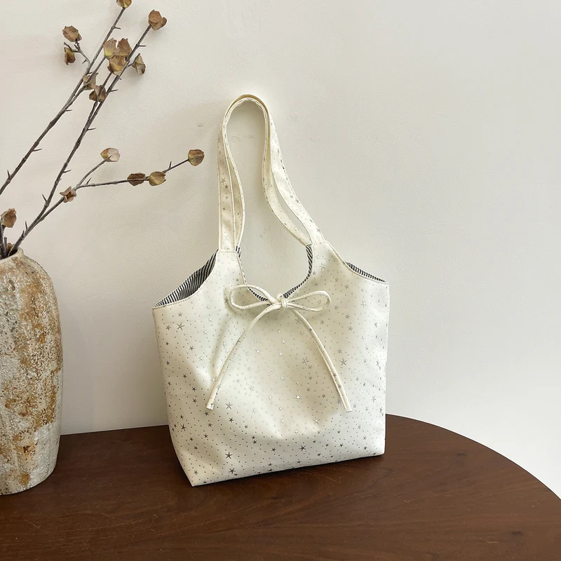 Stylische Canvas-Tote-Bag mit mehreren Taschen