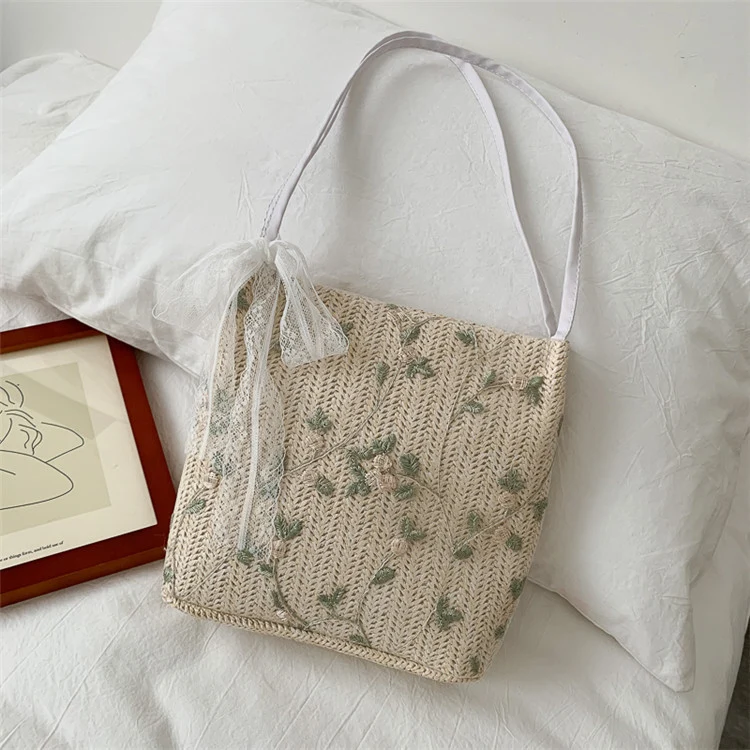 Bestickte Strohtote Tasche