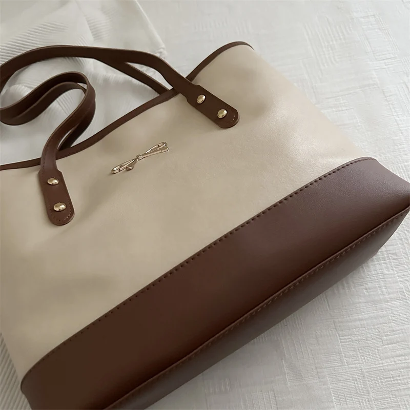 Elegante Faux-Leder-Tote-Tasche mit Akzent-Schleife
