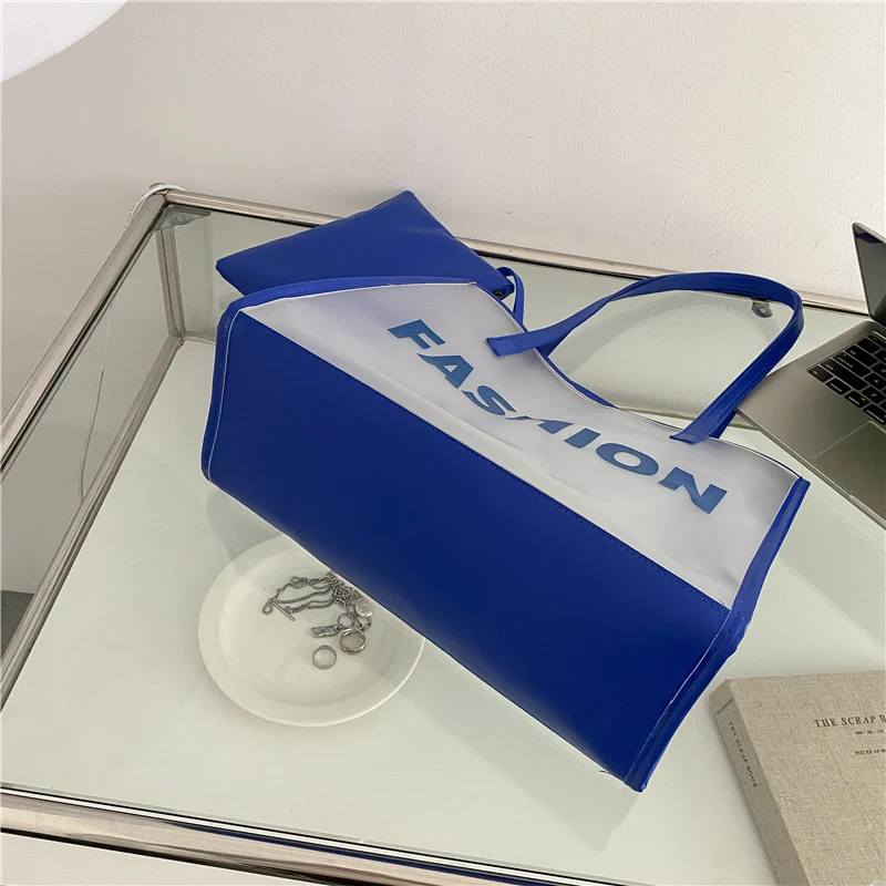 Moderne transparente Tragetasche mit Tasche