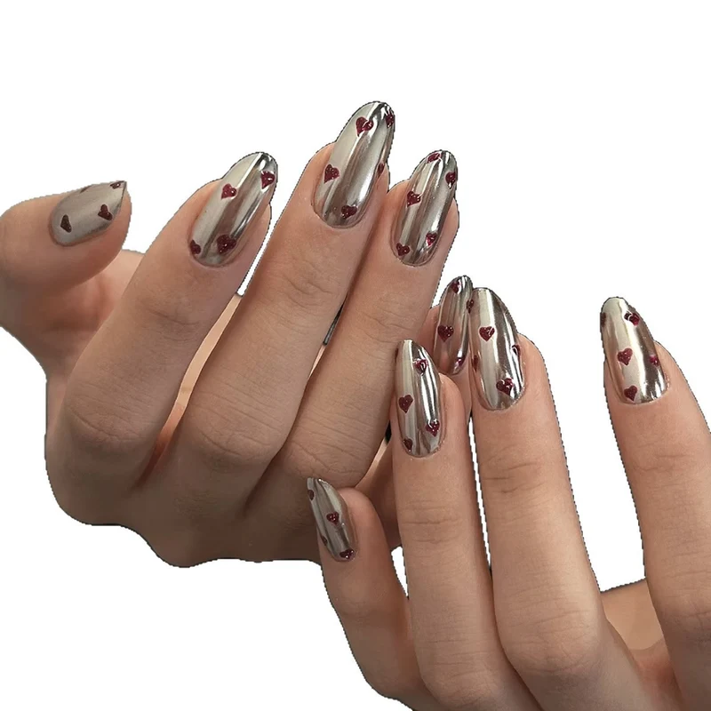 Kunstnagelset mit herzförmigem Design Karnz
