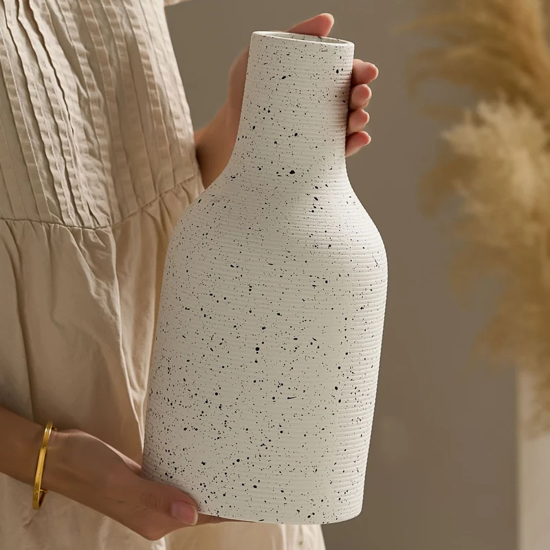 Elegante und Kunstvolle Keramikvase Karnz