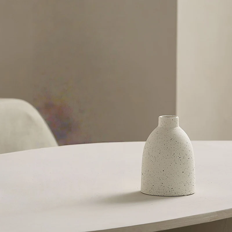 Elegante und Kunstvolle Keramikvase Karnz