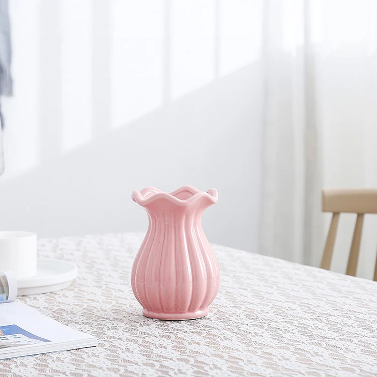 Elegant geformte Tischvase Karnz