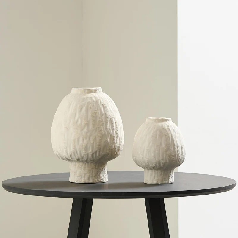 Dekorative Keramikvase im modernen Design Karnz