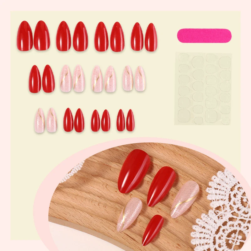 Kunstnagelset mit glänzender roter Oberfläche und stilvollen Akzenten Karnz