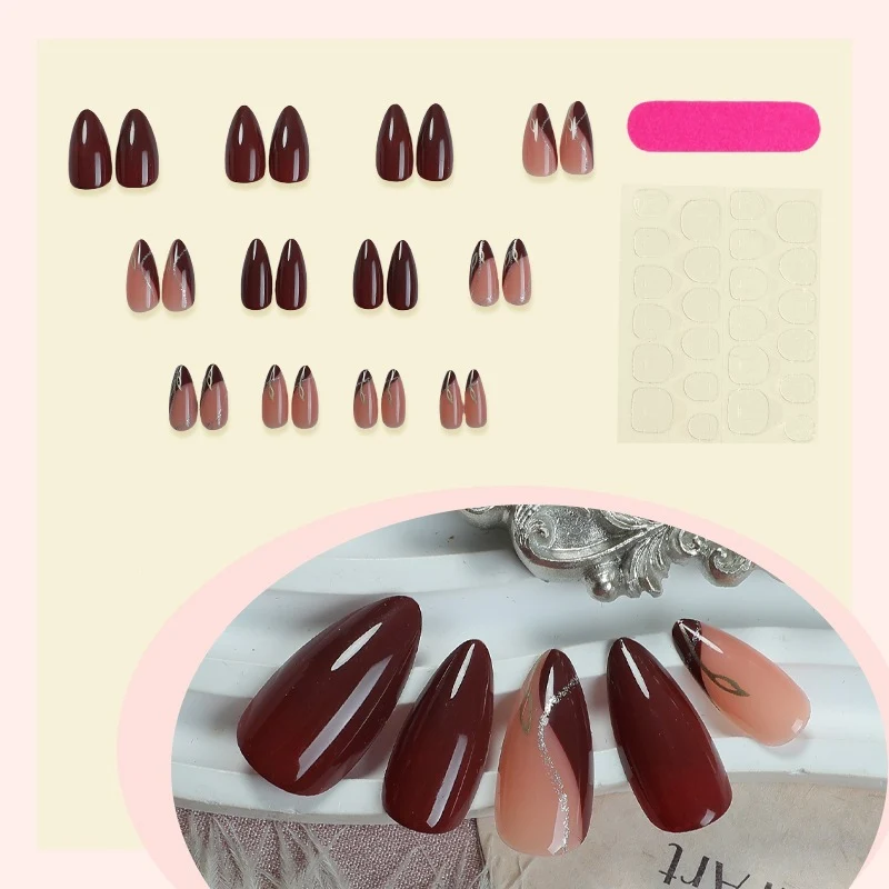 Kunstnagelset mit glänzenden Finish und eleganten Designs Karnz