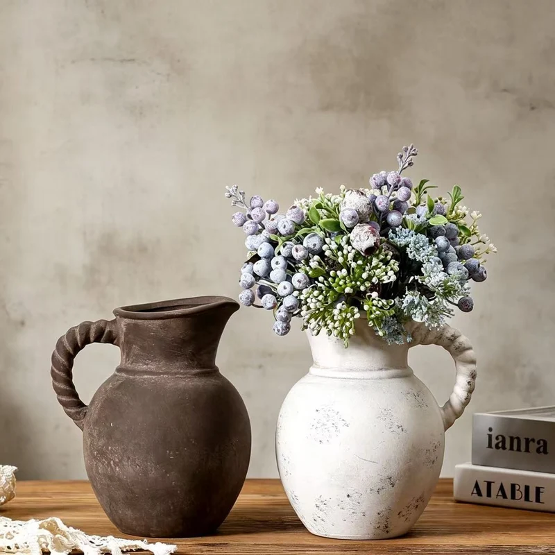 Elegante und Rustikale Keramikkaraffe Karnz