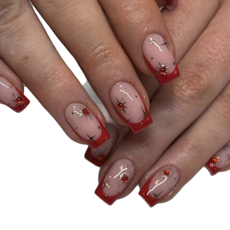 Kunstnagelset mit glamourösen Akzenten Karnz