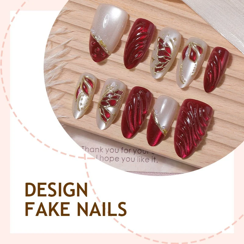 Kunstnagelset mit glamourösem 3D-Design und luxuriösen Verzierungen Karnz