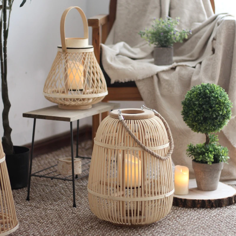 Stilvolle Rattan-Laterne Karnz