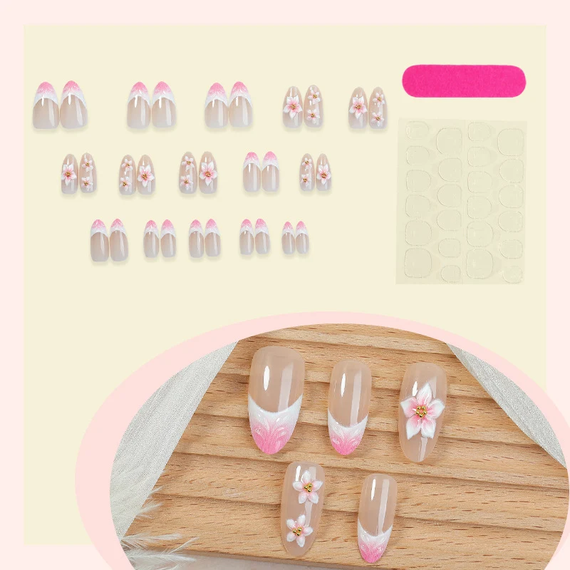 Kunstnagelset mit floralen Designs Karnz