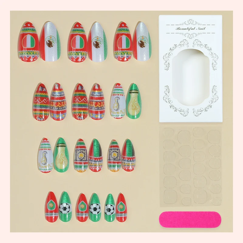 Kunstnagelset mit festlichen Designs und einzigartigen Motiven Karnz