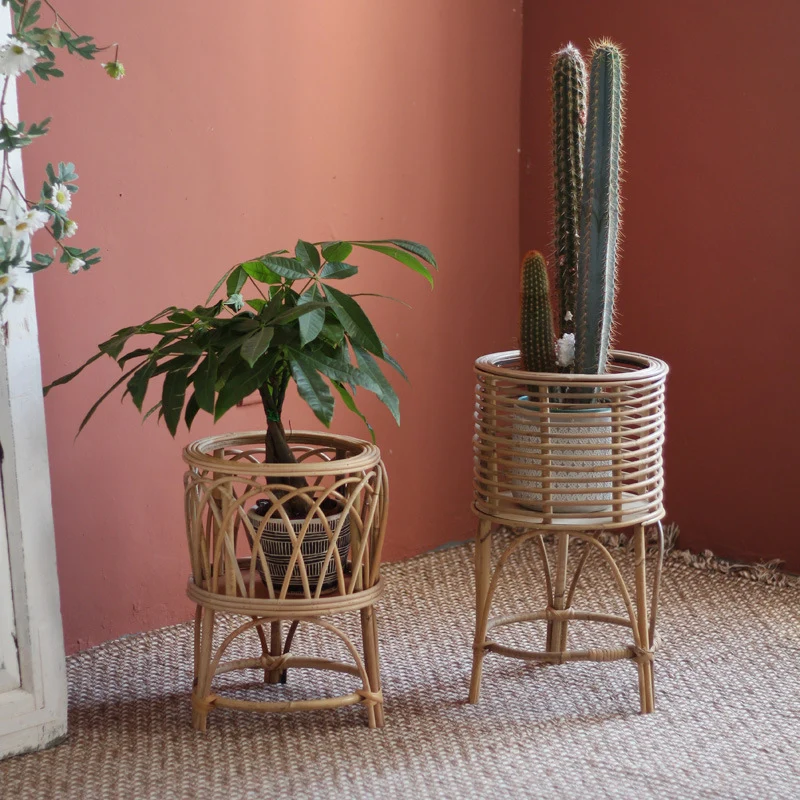 Dekorativer Pflanztisch Karnz