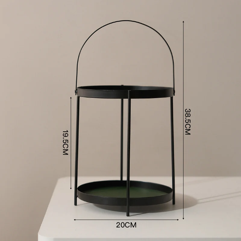 Eleganter Metalltisch Karnz