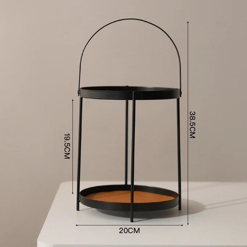Eleganter Metalltisch Karnz